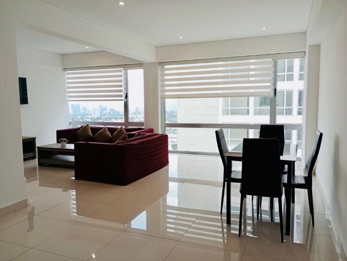 Apartment Romulo Ofarril 2parking-3br-2ba Mexico City