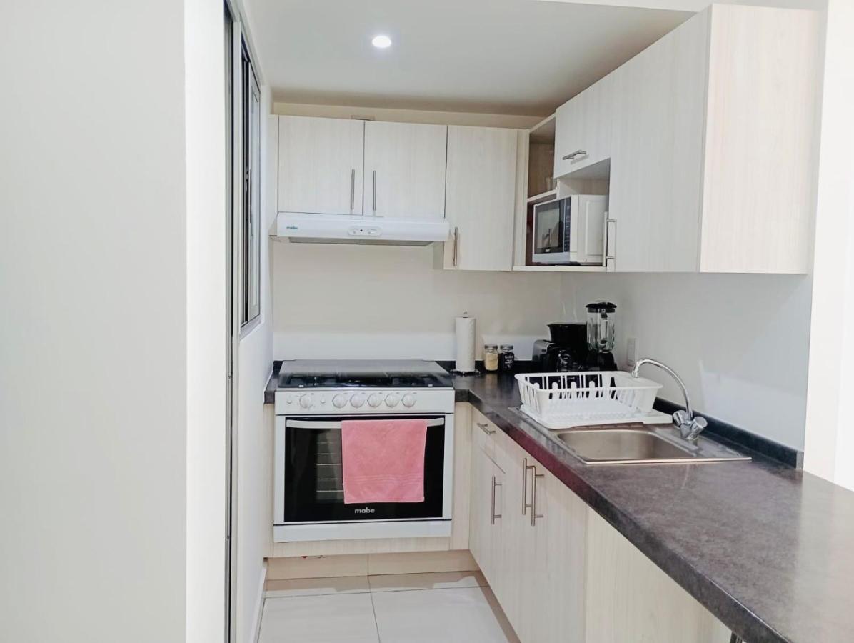Romulo Ofarril 2parking-3br-2ba *