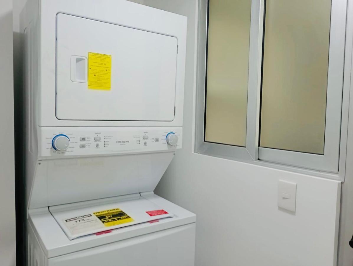 Romulo Ofarril 2parking-3br-2ba Apartment